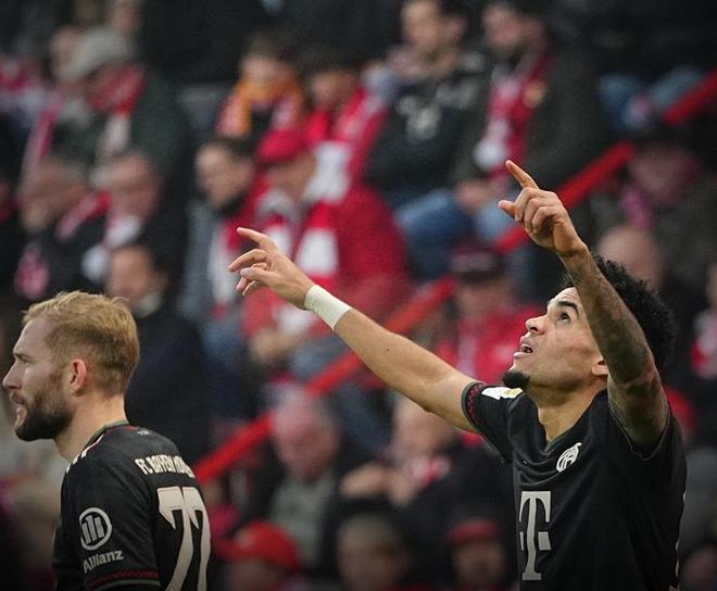 三是教练组 三是教练组